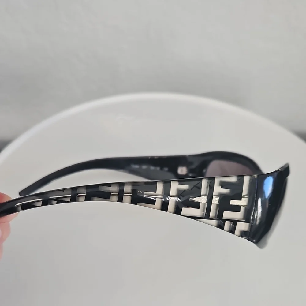 Fendi Black Sunglasses with Silver Accents - Picture 6 of 9
